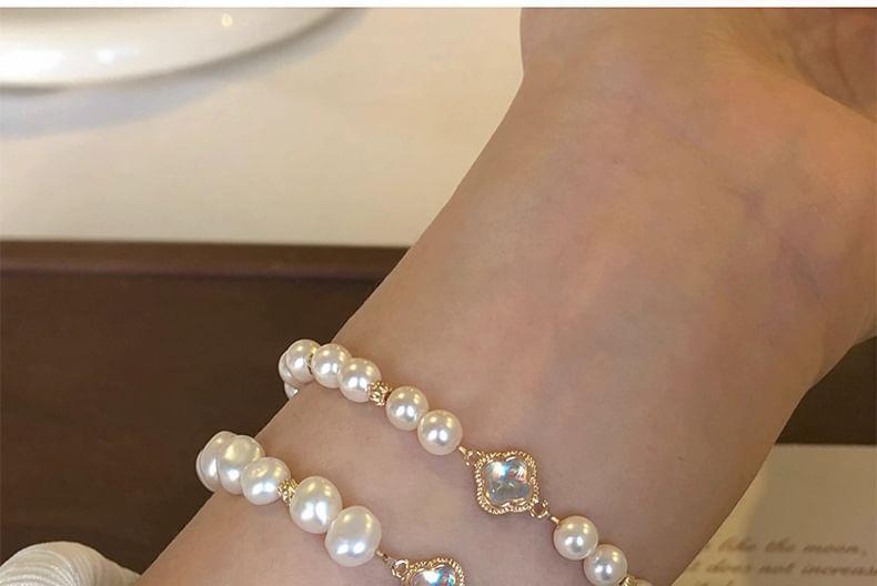 Faux Pearl Beaded Bracelet Product Image