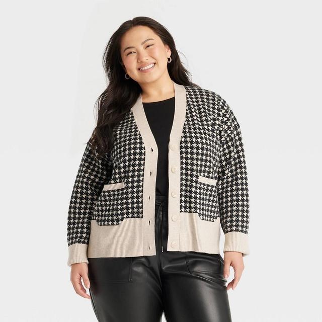 Womens Cozy Knit Everyday Cardigan - A New Day Taupe/Black Houndstooth 4X Product Image