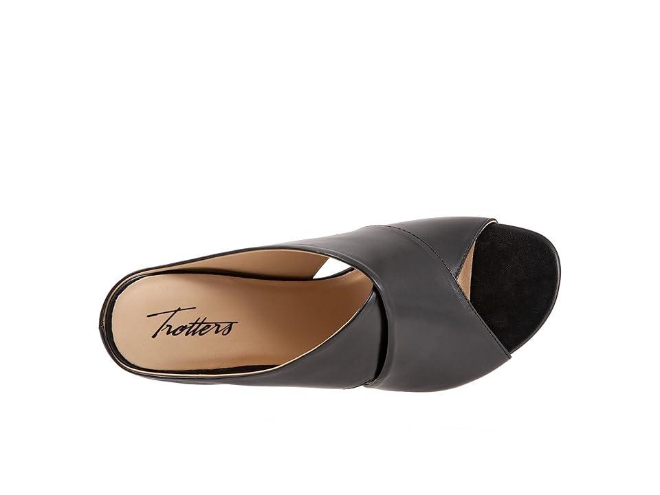 Trotters Nora Women's Shoes Product Image