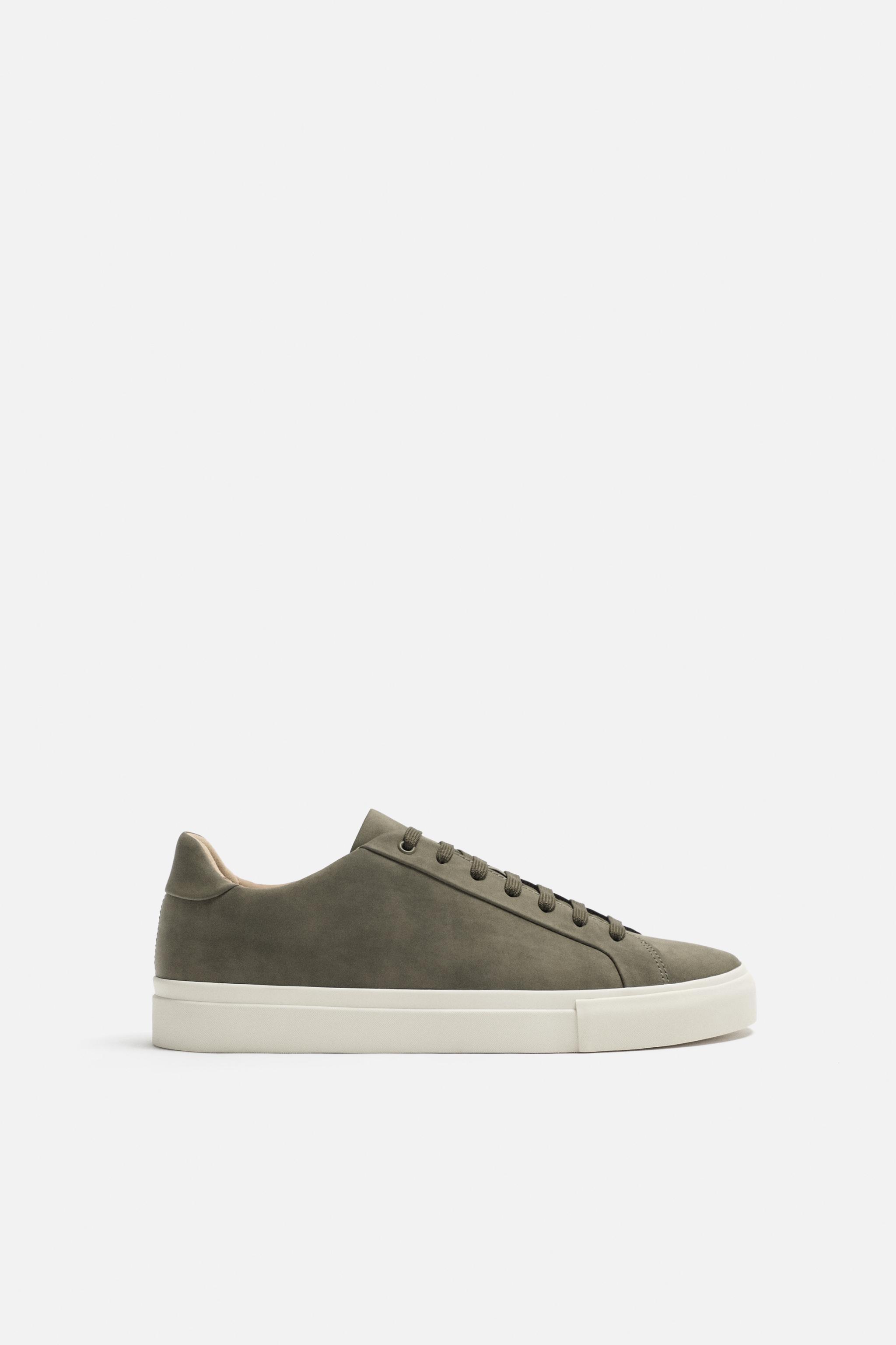 BASIC SNEAKERS Product Image