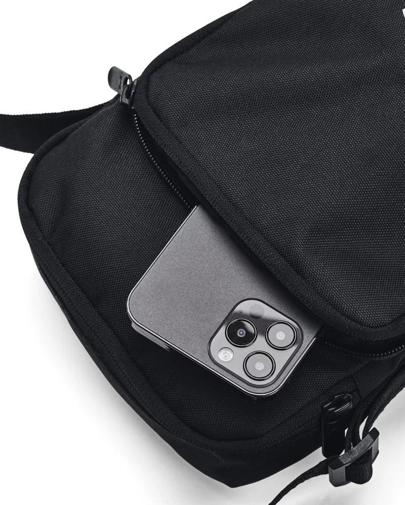 UA Essential Lite Crossbody Product Image