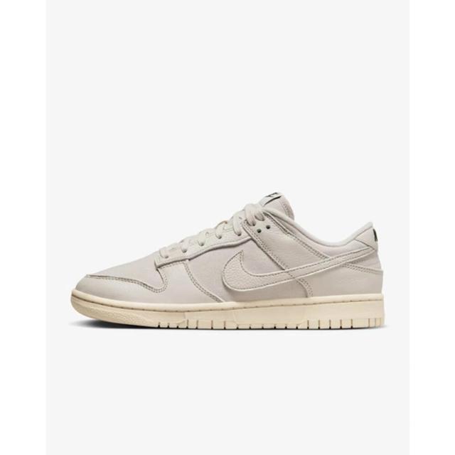 Dunk Low Retro Prm Light Orewood Brown/light Orewood Brown Dz2538-100 Men's In Grey Product Image