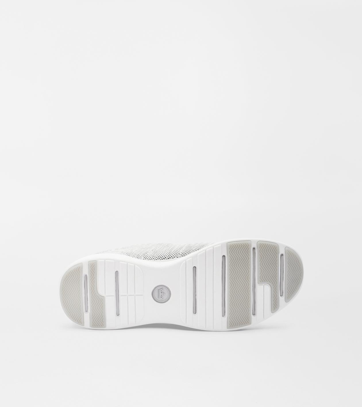 Glide V3 Sneaker Product Image