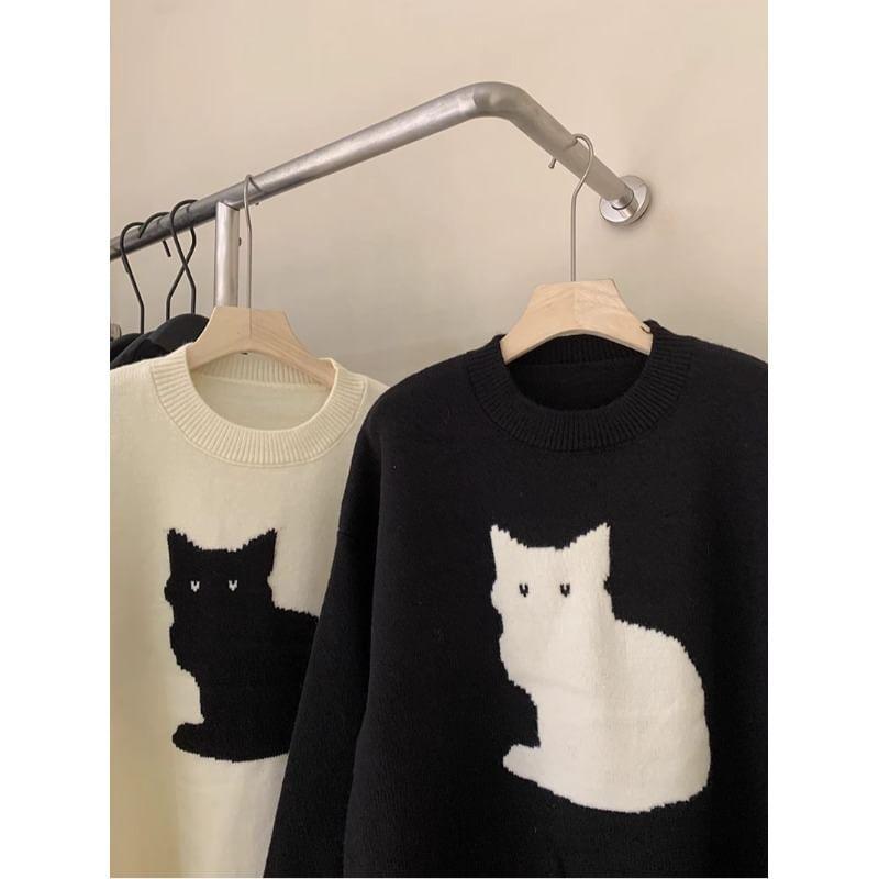 Round Neck Cat Patterned Sweater Product Image