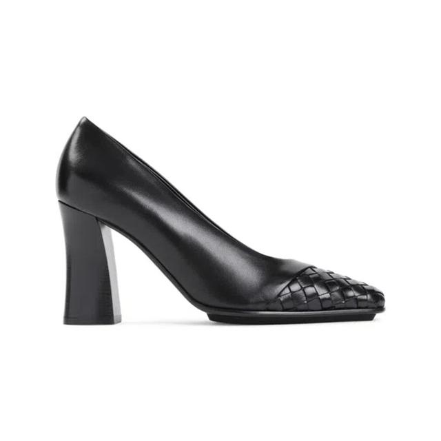 Pumps In Black Product Image