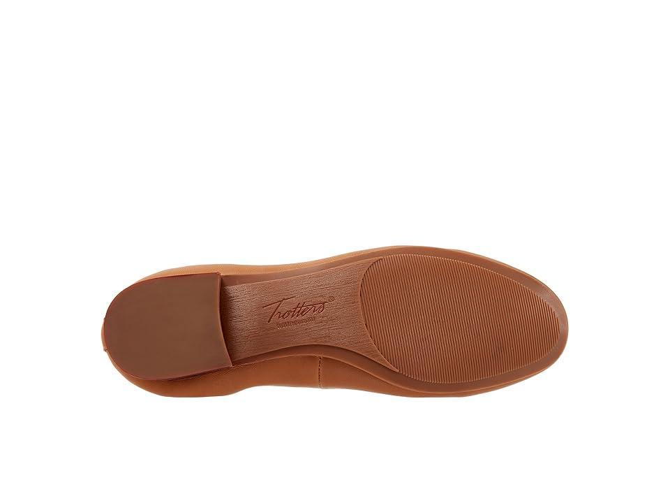 Trotters Gia Leather Flats Product Image