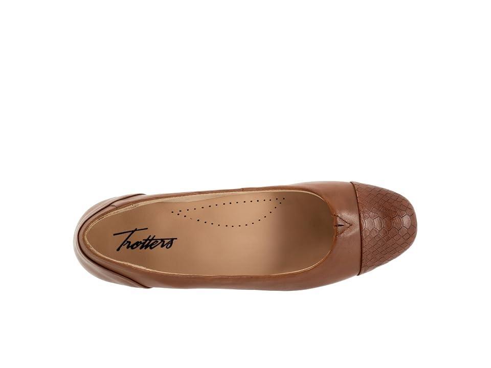 Trotters Daisy (Luggage Snake) Women's Shoes Product Image