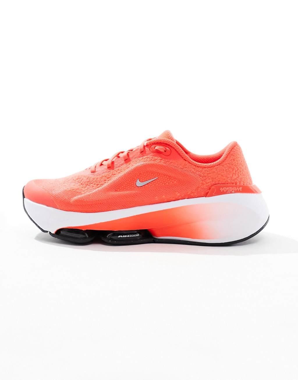 Nike Training Versair sneakers in red Product Image