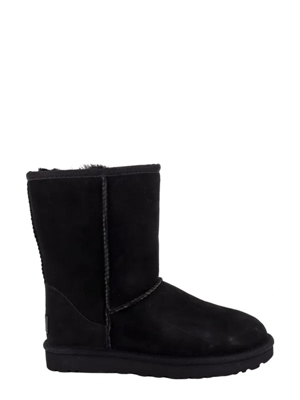 UGG Classic Short Ii Ankle Boots In Schwarz Product Image