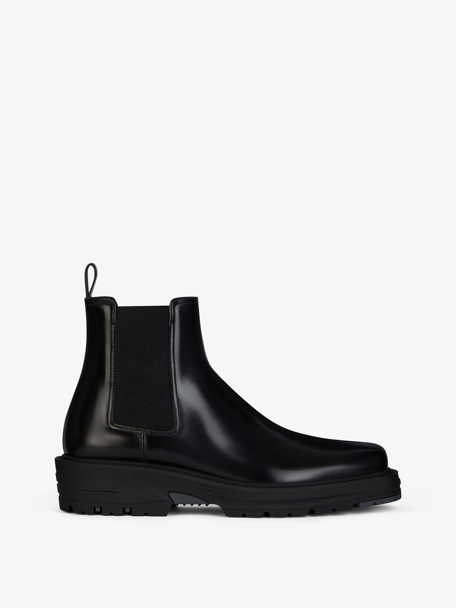 Chelsea boots in leather product image