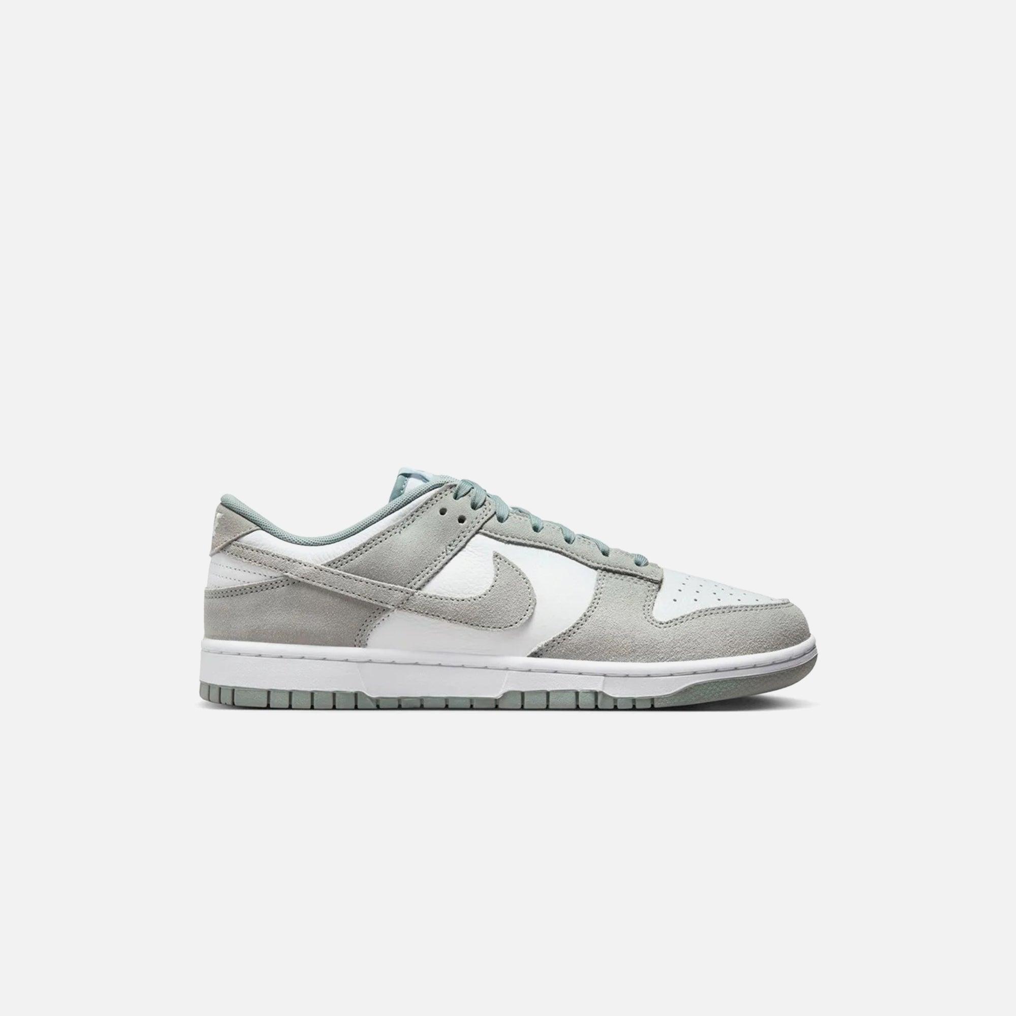 Nike Dunk Low Retro SE - White / Light Pumice Male Product Image