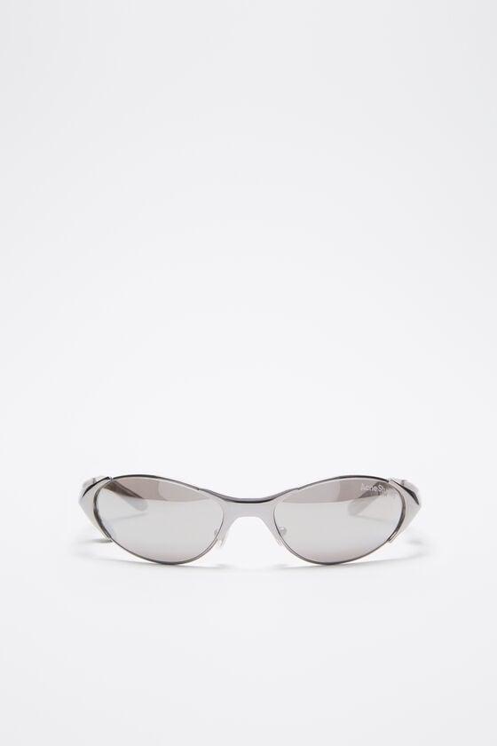 Metal frame charm sunglasses Product Image