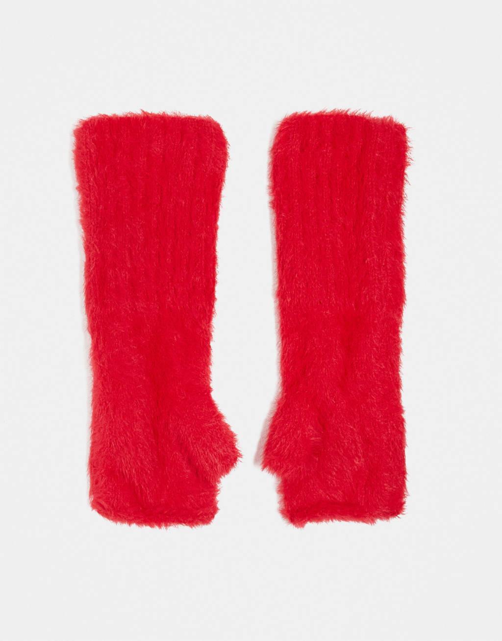 ASOS DESIGN palmwarmer in eyelash yarn in red Product Image