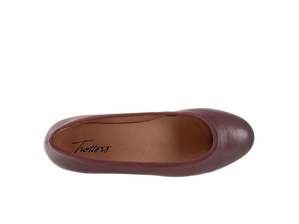 Trotters Isla Women's Shoes Product Image