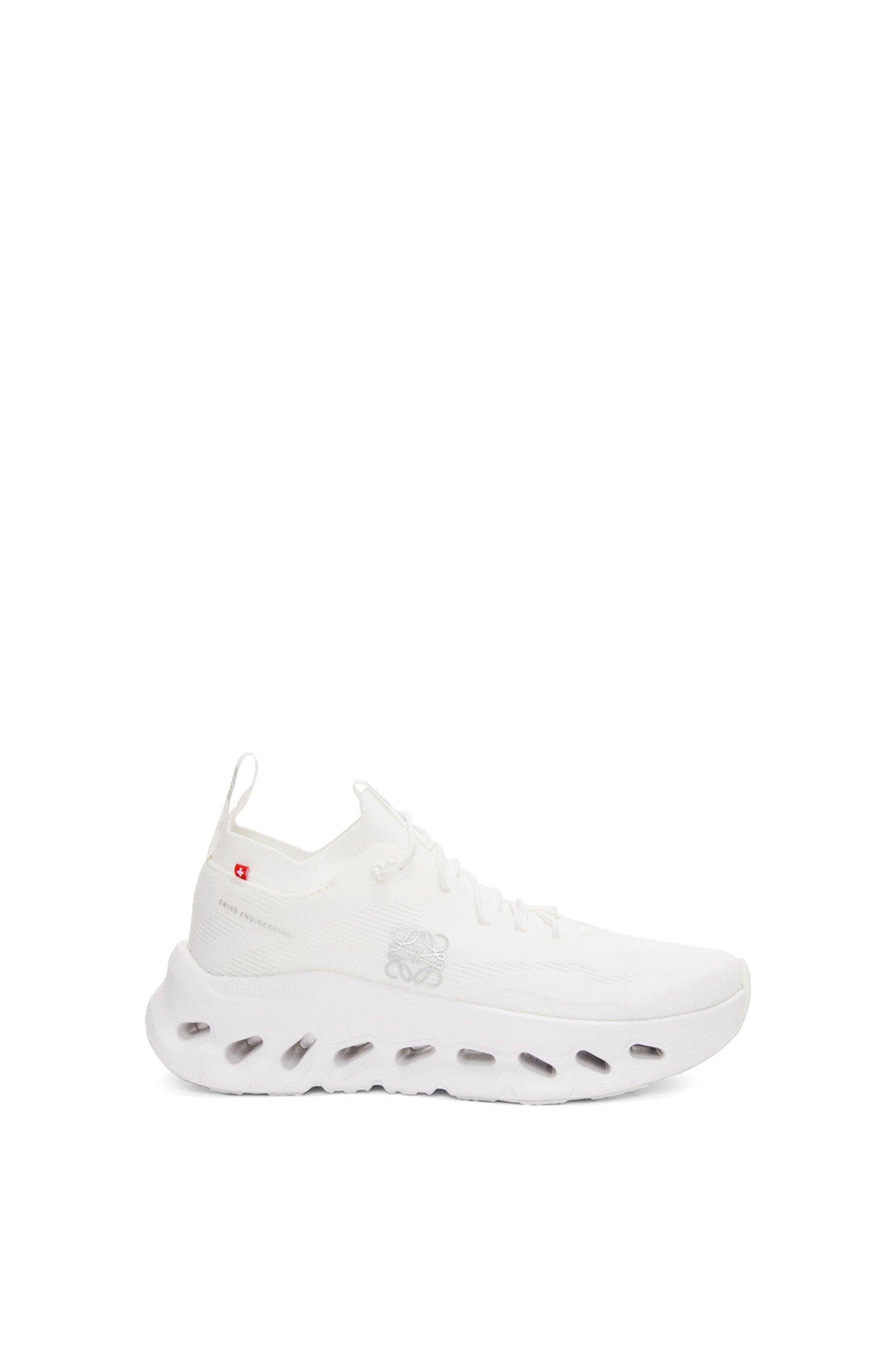 Cloudtilt sneaker Product Image