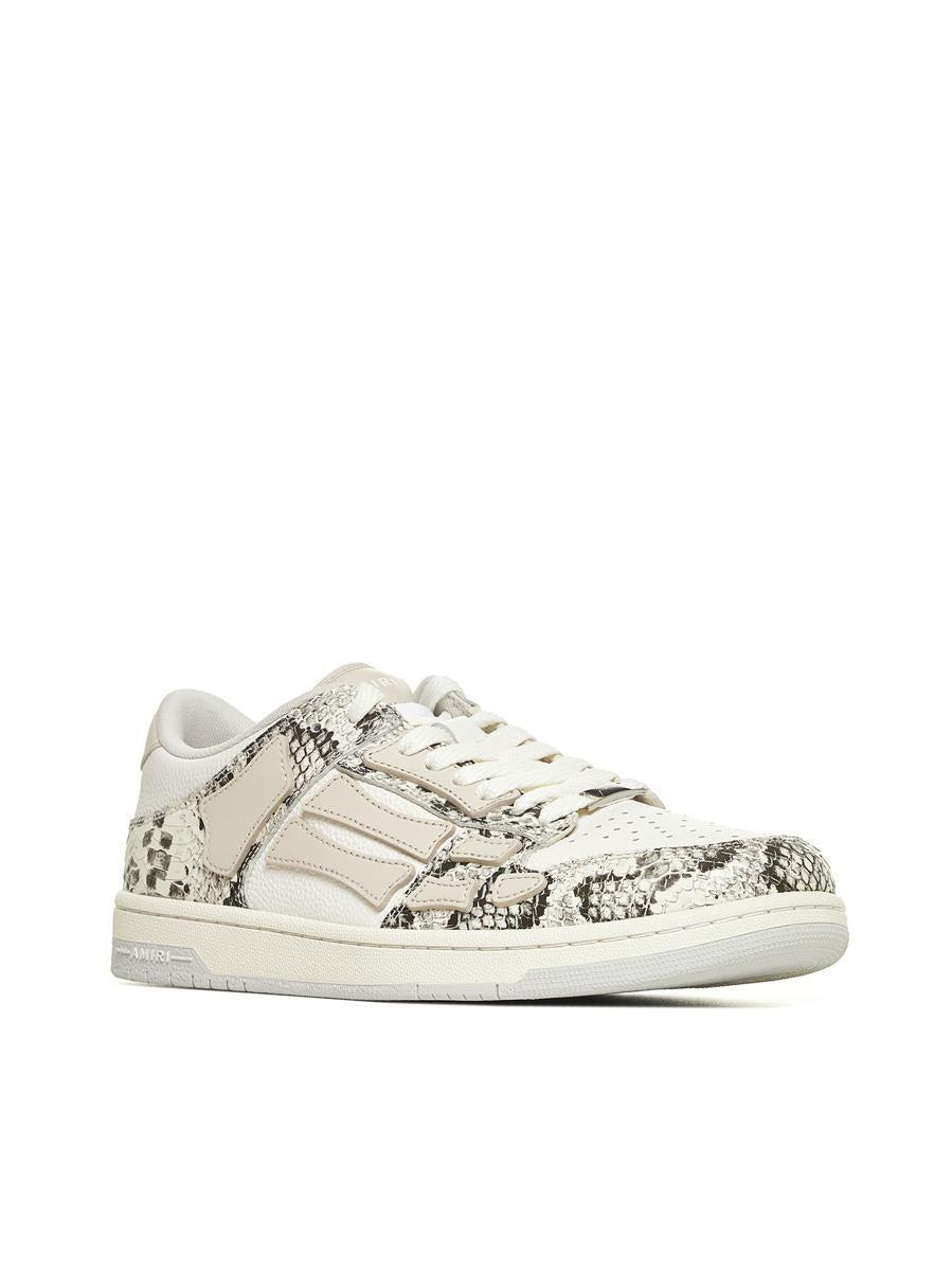 Sneakers In Weiss Product Image