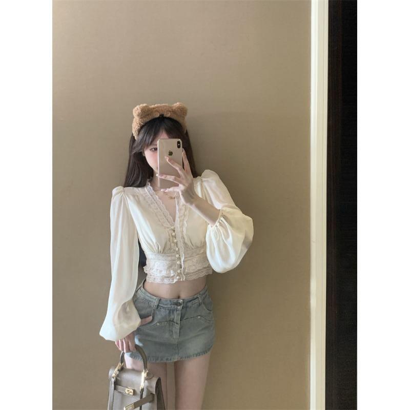 Long-Sleeve V-Neck Lace Trim Cropped Blouse product image