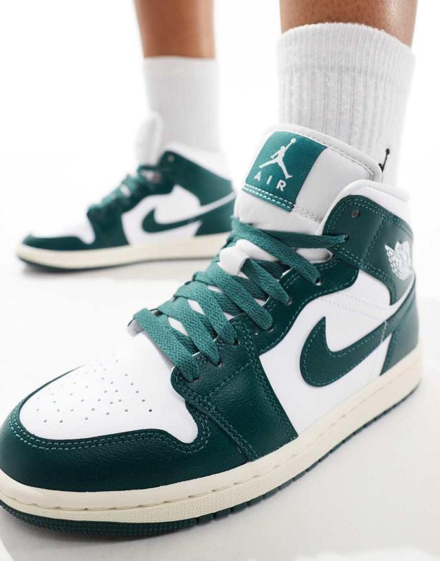 Air Jordan 1 Mid sneakers in green and white Product Image