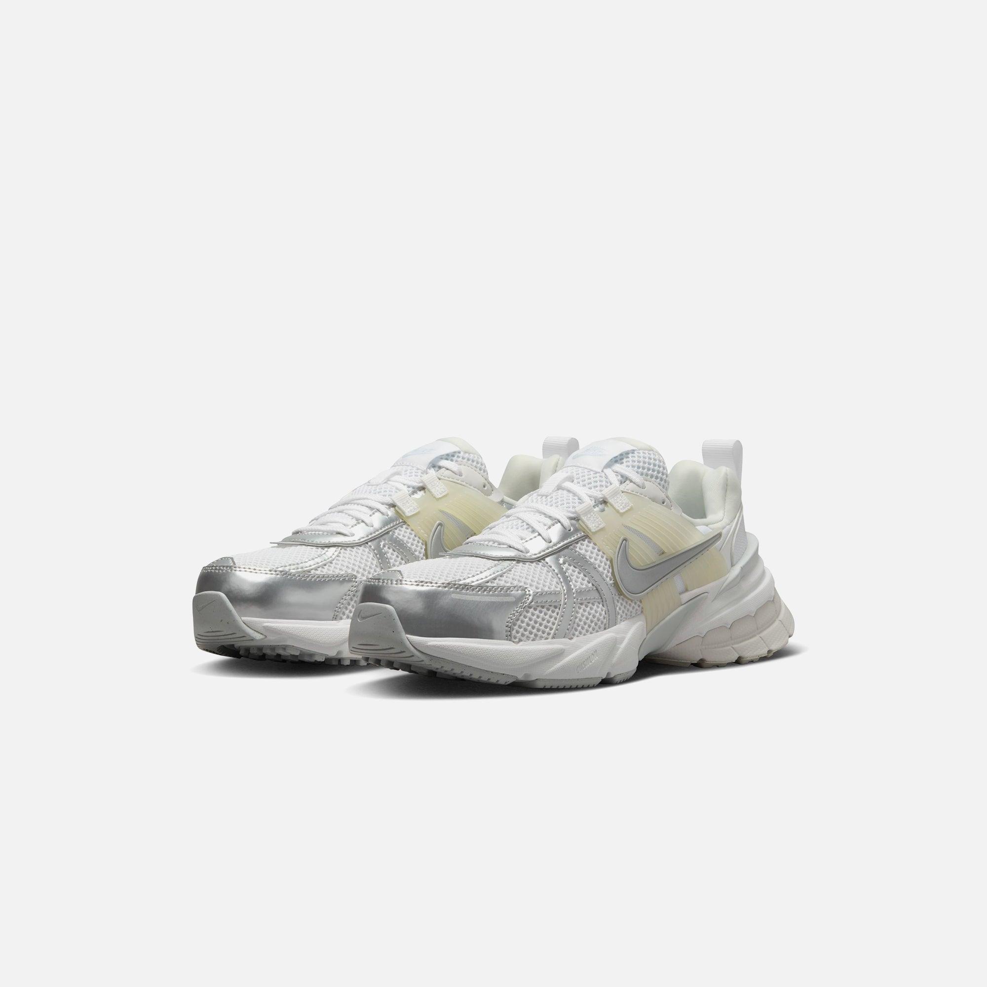 Nike WMNS V2K Run - White / Metallic Silver / Platinum Female Product Image