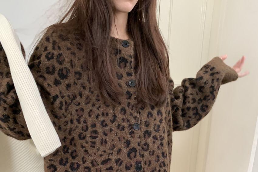 Round Neck Leopard Patterned Cardigan Product Image