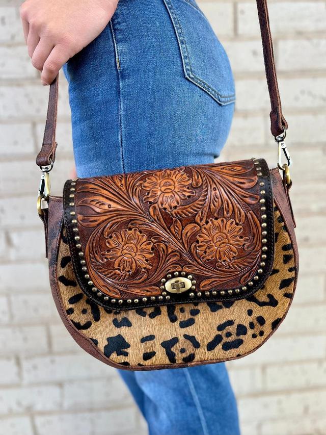 Leopard on the Plains Bag Product Image