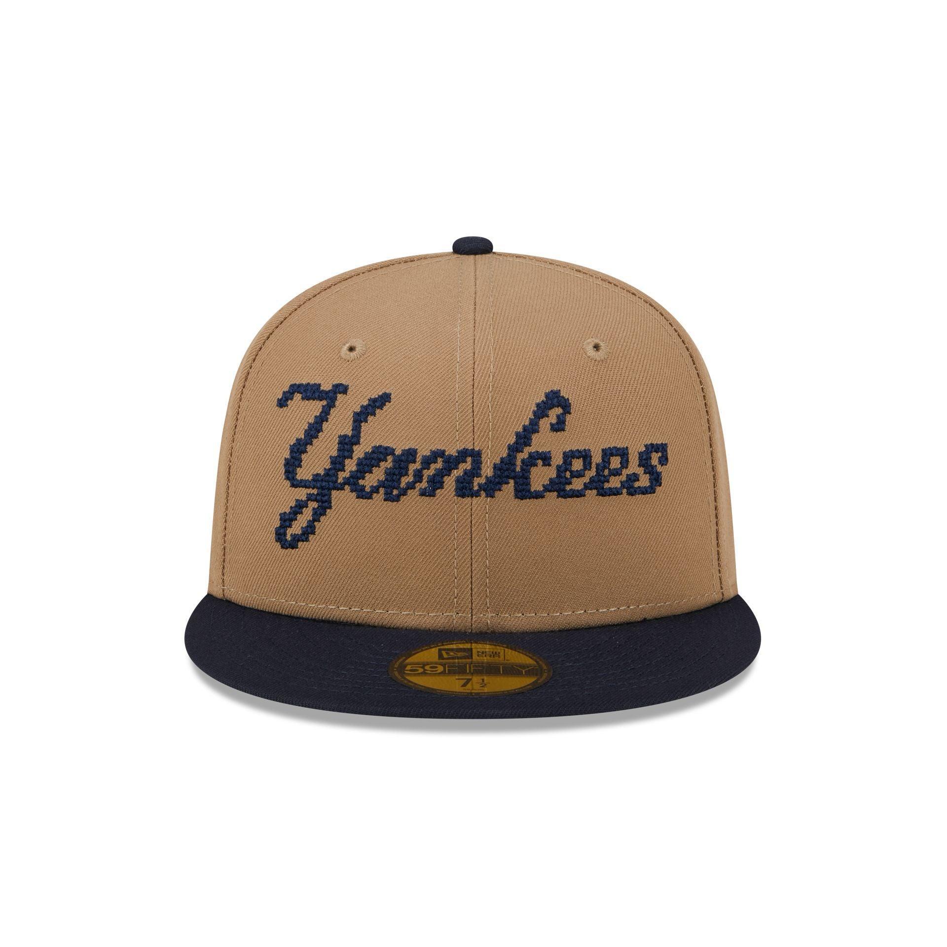 New York Yankees Classic 8-Bit Wordmark 59FIFTY Fitted Hat Male Product Image