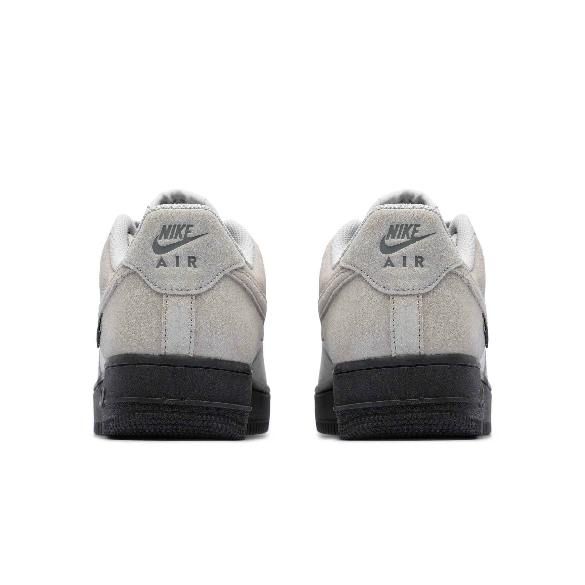 NIKE AIR FORCE 1 '07 Product Image