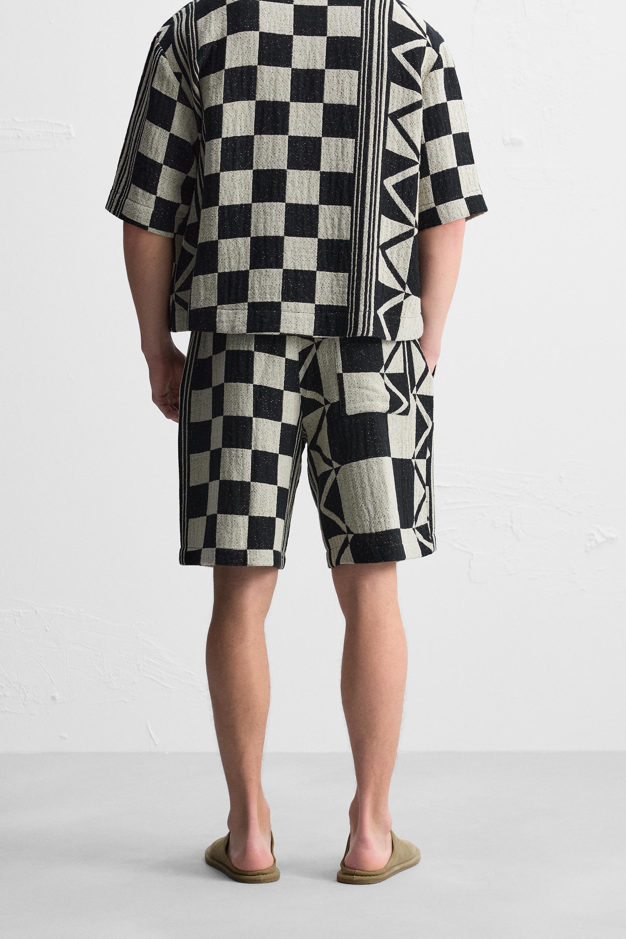 GEOMETRIC JACQUARD SHORTS Product Image