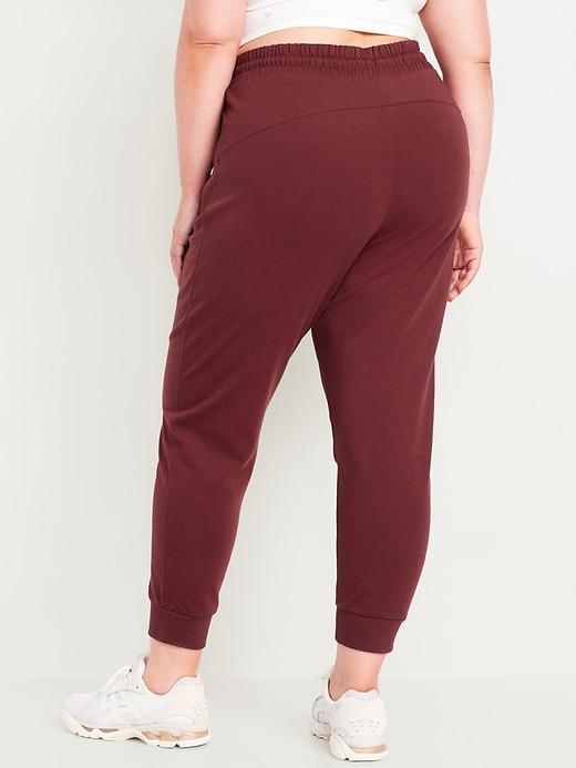 High-Waisted Dynamic Fleece Joggers Product Image