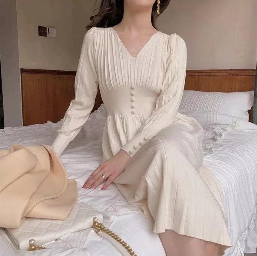 Long Sleeve V-Neck Plain Pleated Knit Midi A-Line Dress Product Image