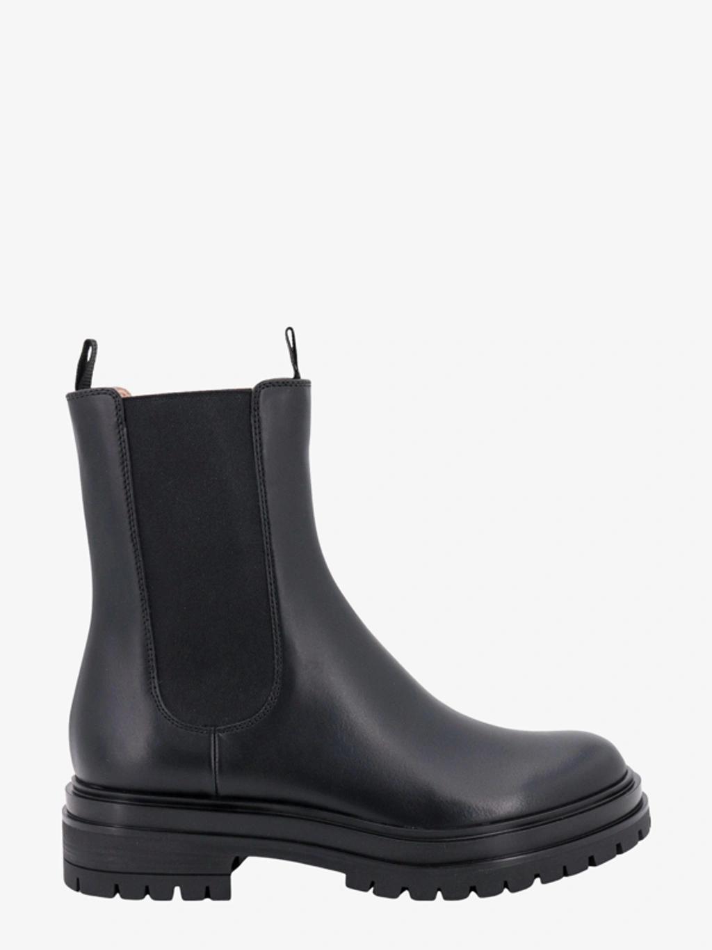 Chester Leather Chelsea Boots In Black product image