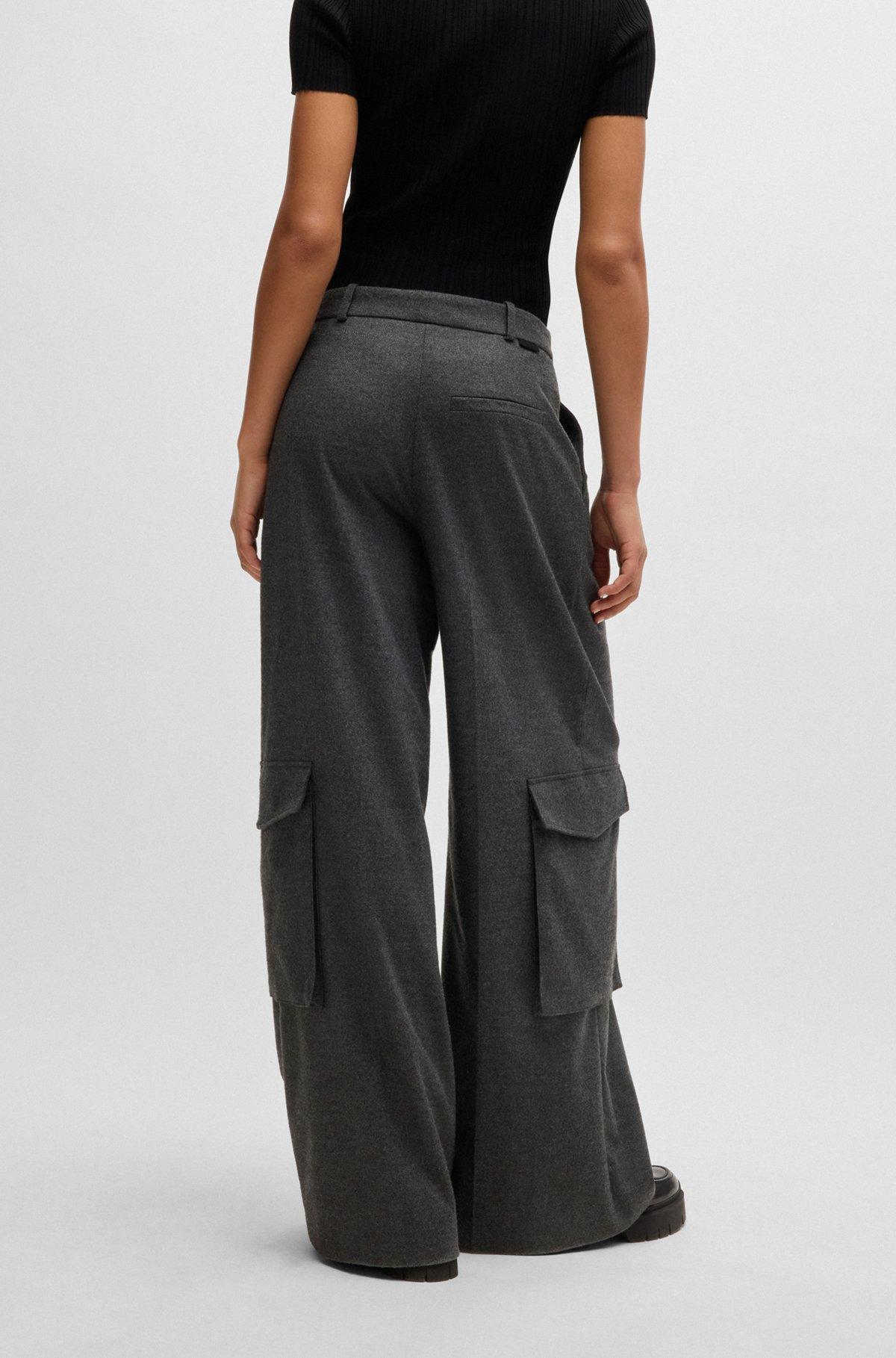 Relaxed-fit trousers with cargo pockets Product Image