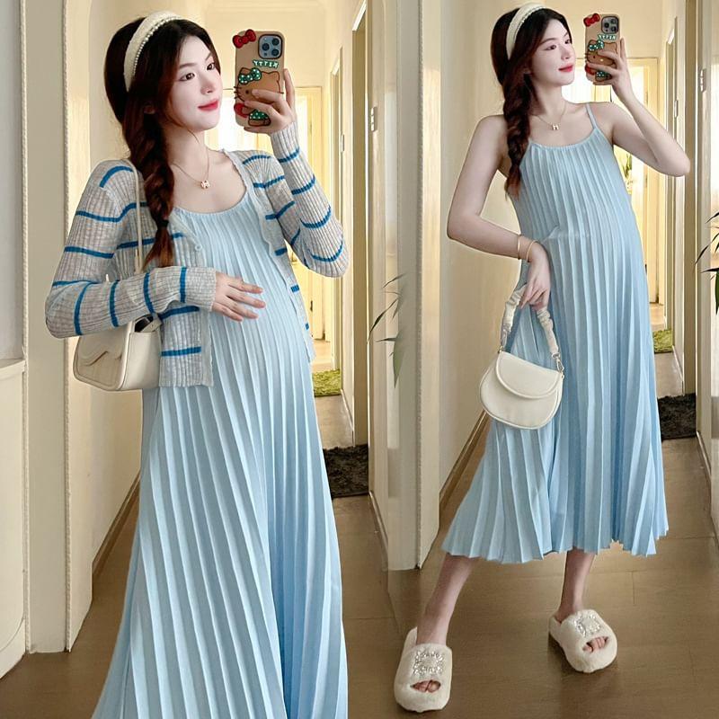 Maternity Spaghetti Strap Plain Accordion Pleat Midi A-Line Dress Product Image