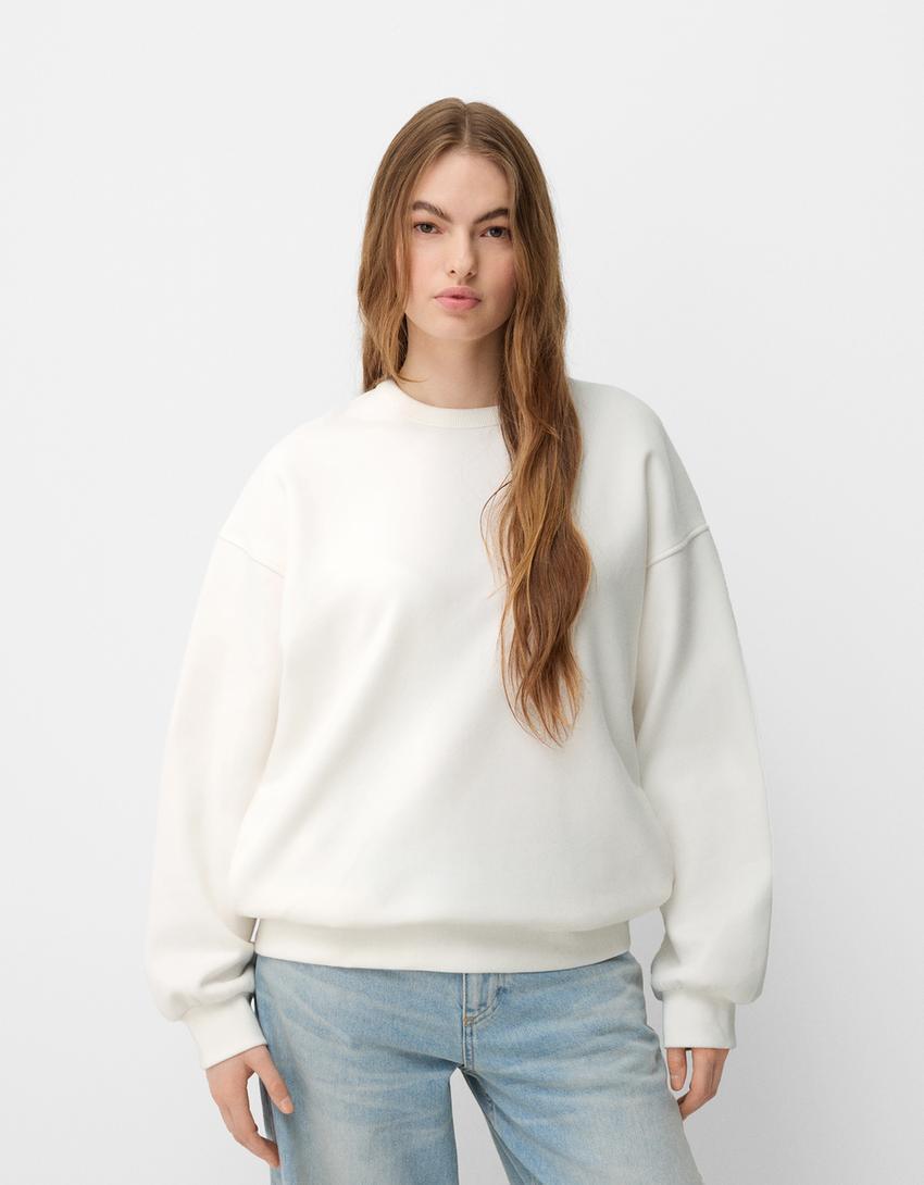 Oversize sweatshirt with side pockets Product Image