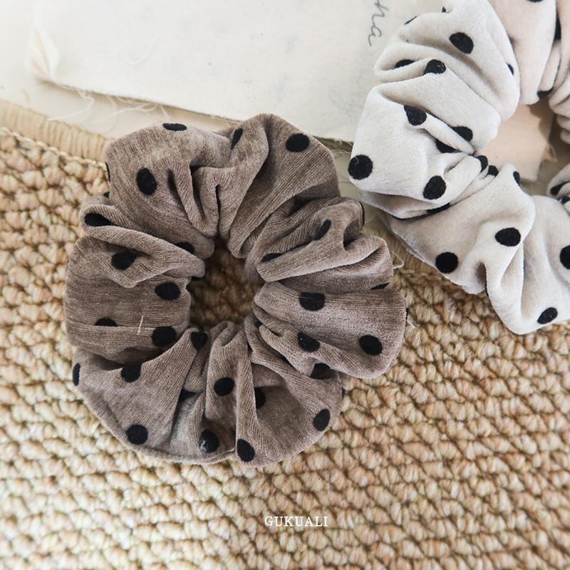 Dotted Scrunchie Product Image