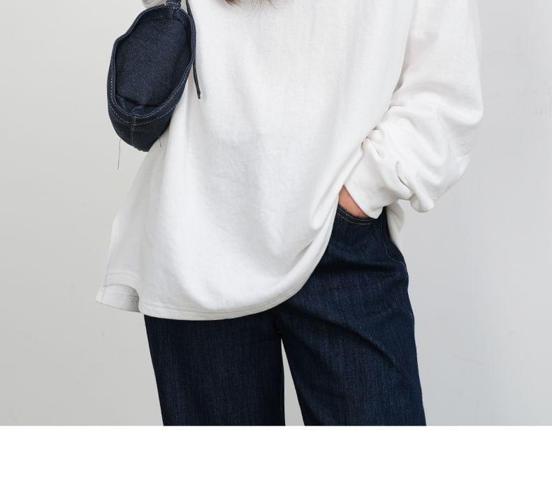 Long-Sleeve Round Neck Plain Slit Tee Product Image