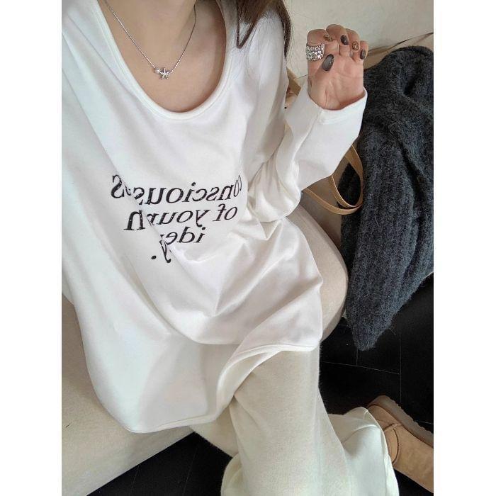 Long Sleeve Lettering Print Loose-Fit Tee Product Image