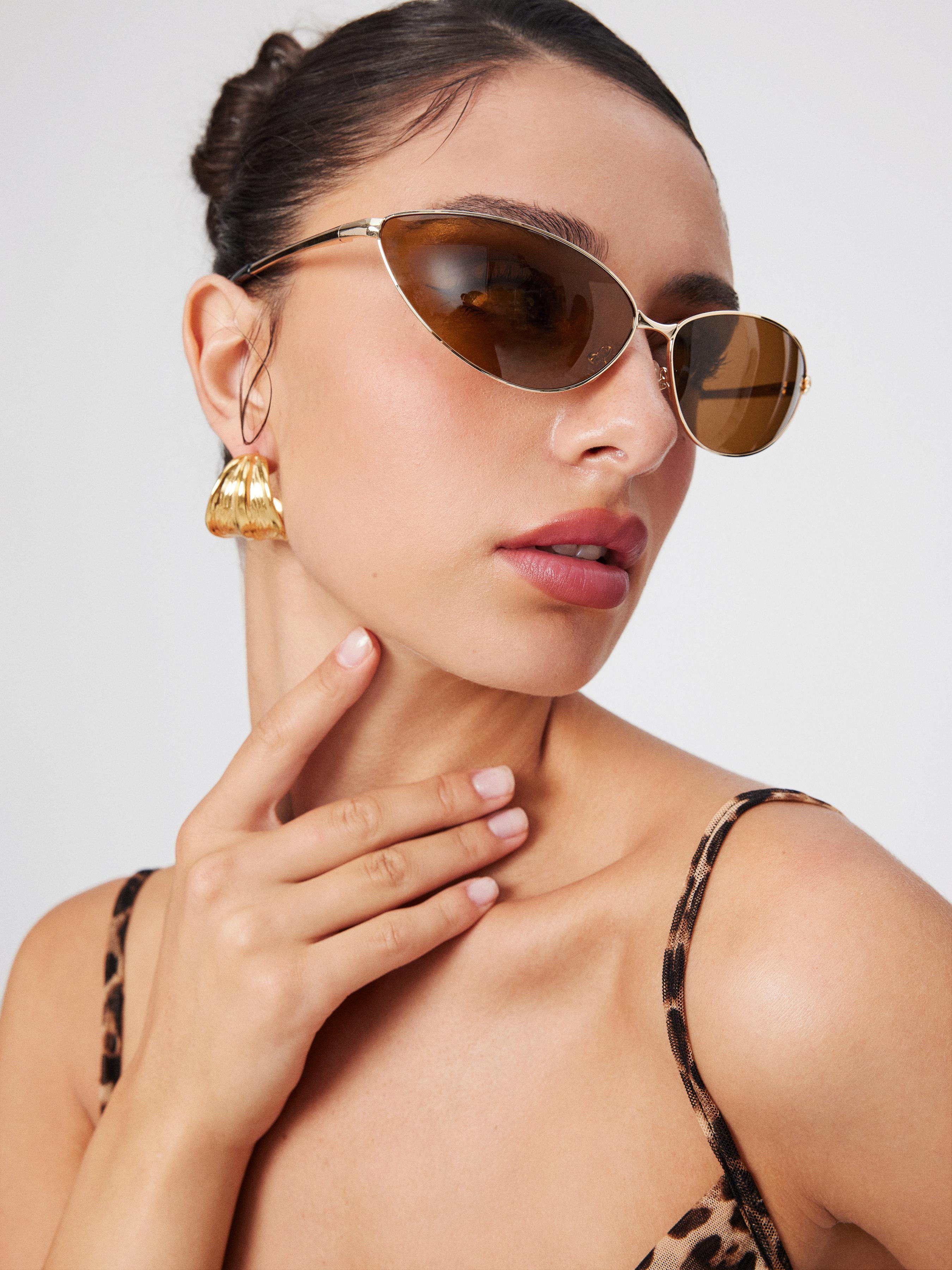 CAT-EYE SUNGLASSES Product Image