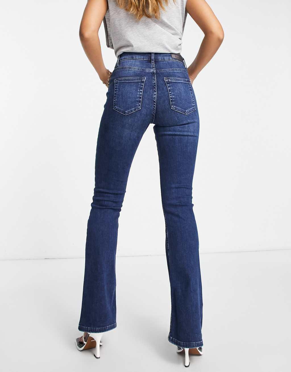 Only Blush mid waisted flared jeans dark blue  Product Image