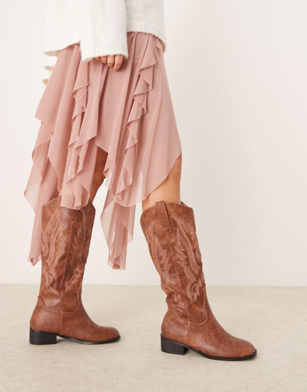 Glamorous western knee boots in brown Product Image