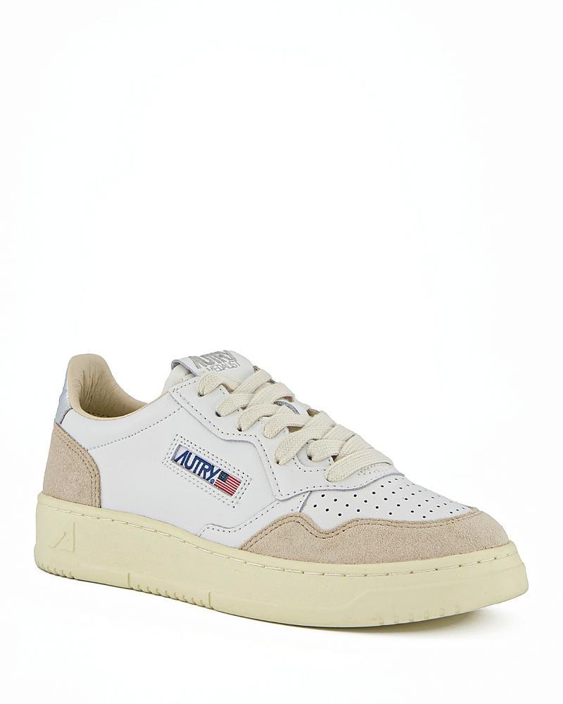 Autry Womens Medalist Low Top Sneakers Product Image