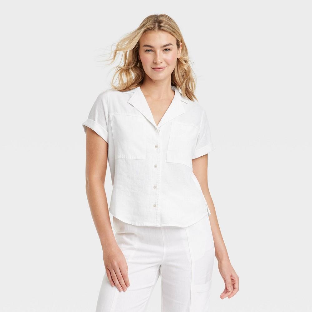 Womens Short Sleeve Collared Button-Down Shirt - Universal Thread White Product Image