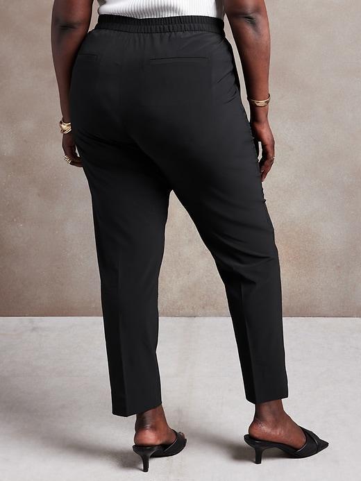 Airstretch Tapered Pant Product Image