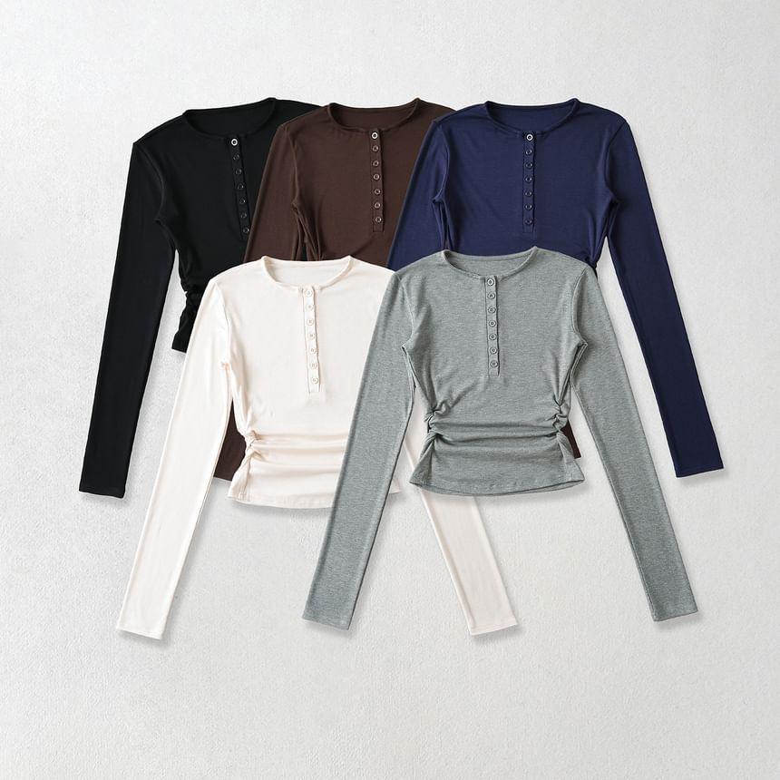 Long-Sleeve Plain Crop Henley T-Shirt Product Image