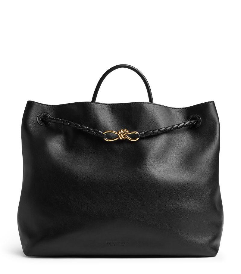 Large Andiamo Shoulder Bag In Black Product Image