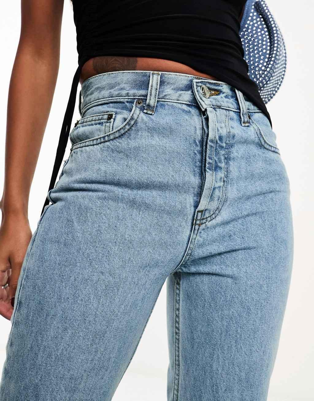 ASOS DESIGN mid rise straight jeans in vintage lightwash Product Image