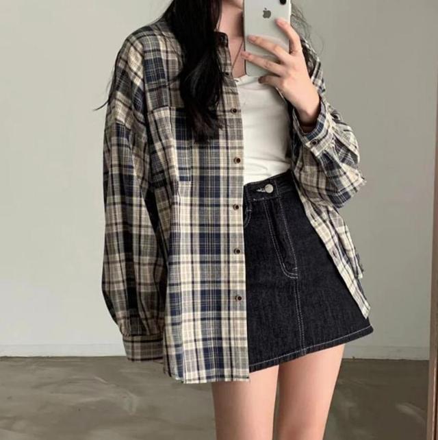 Long-Sleeve Plaid Shirt Product Image