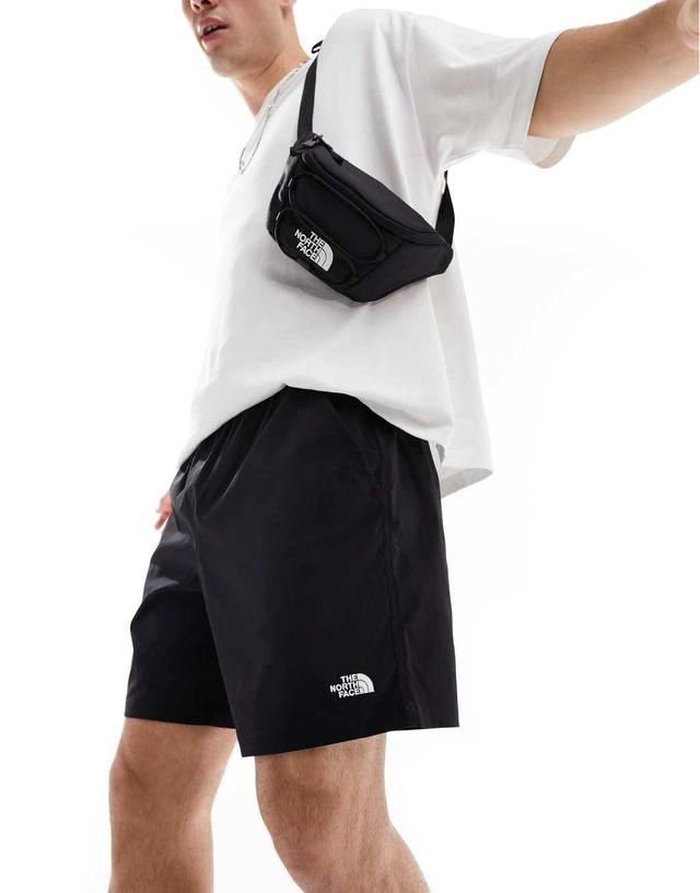 The North Face Class V Pathfinder shorts in black Product Image