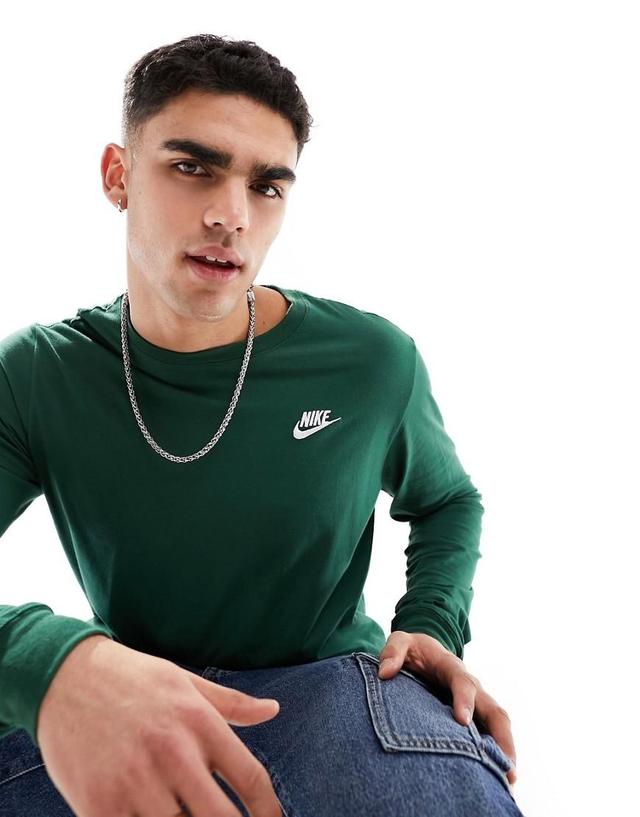 Nike Sportswear Long Sleeve Club T-Shirt Product Image