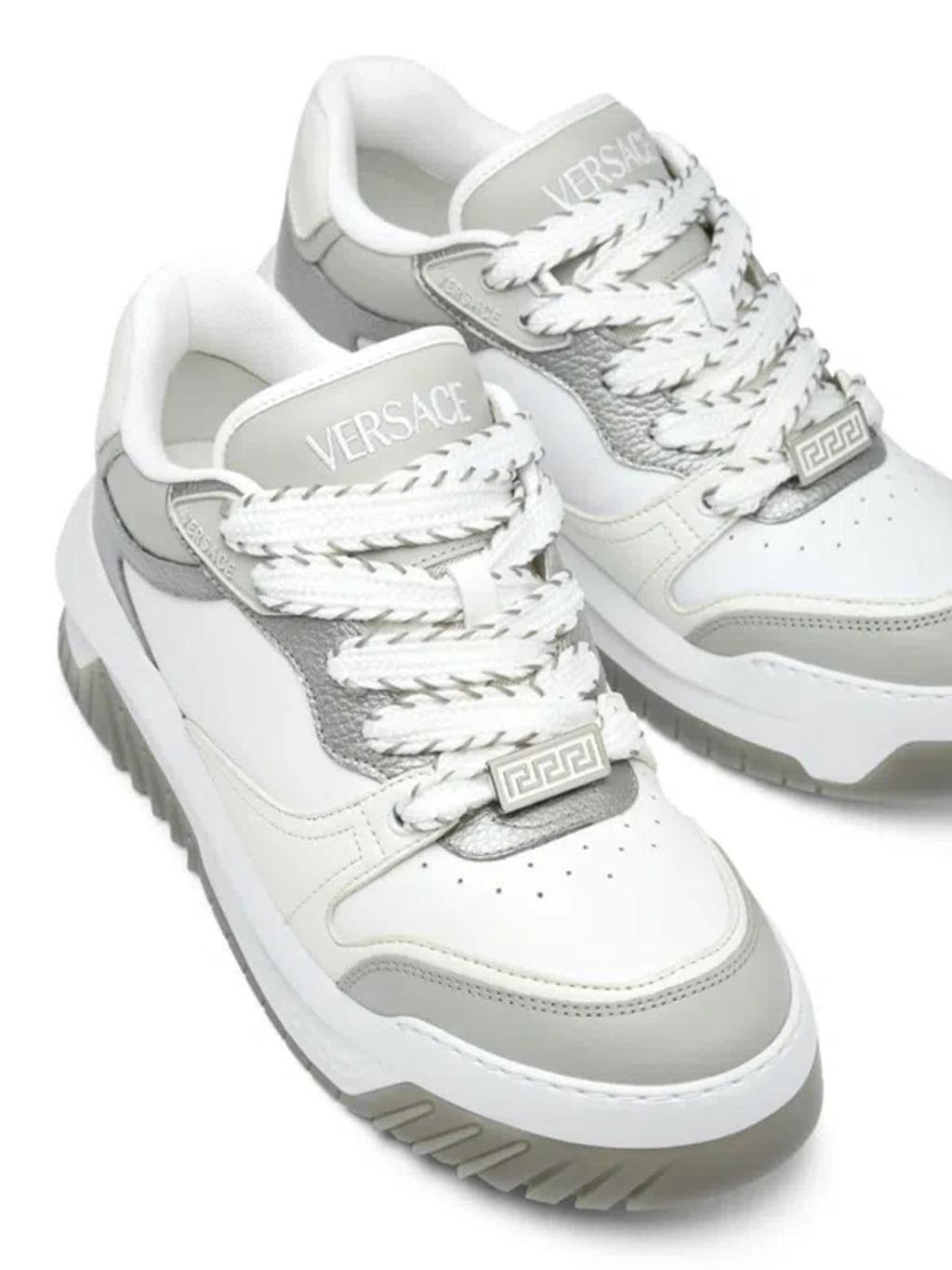 Sneakers In Grey Product Image